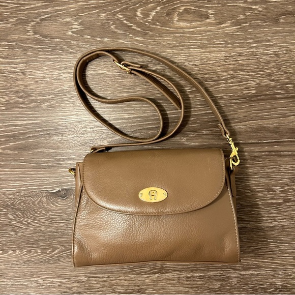 Vintage Etienne Aigner Tan Leather Crossbody Bags - Picture 3 of 8